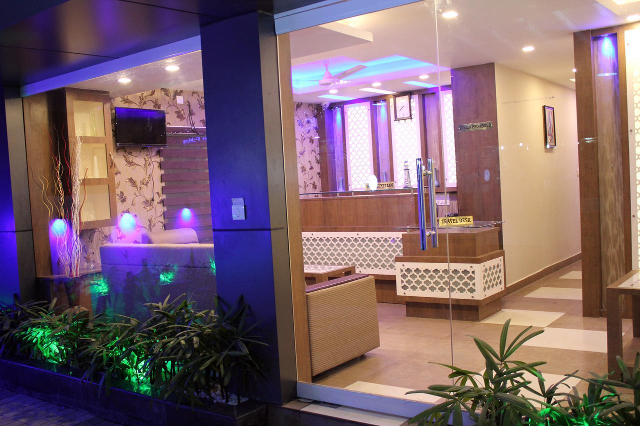 Collection O 8267 Galaxy Inn Коччи Экстерьер фото