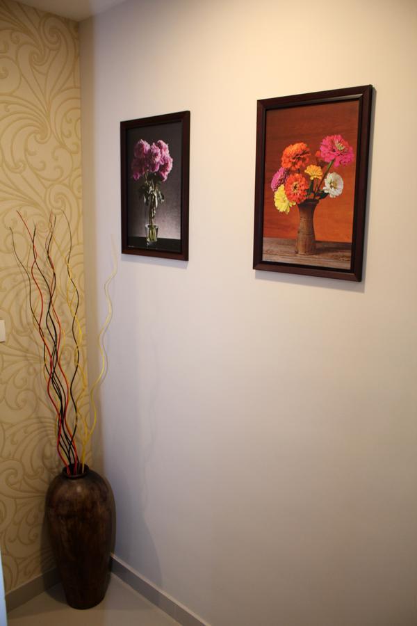 Collection O 8267 Galaxy Inn Коччи Экстерьер фото