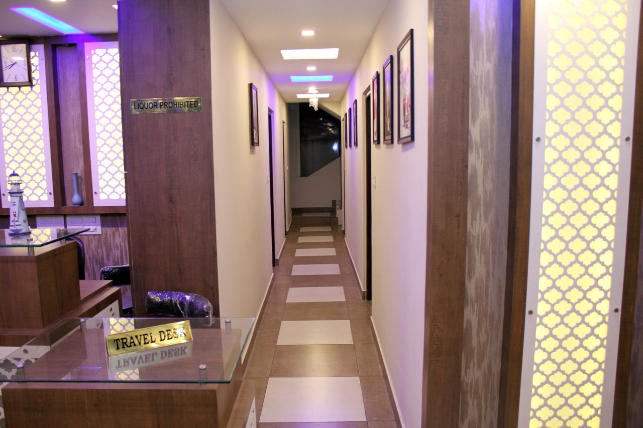 Collection O 8267 Galaxy Inn Коччи Экстерьер фото