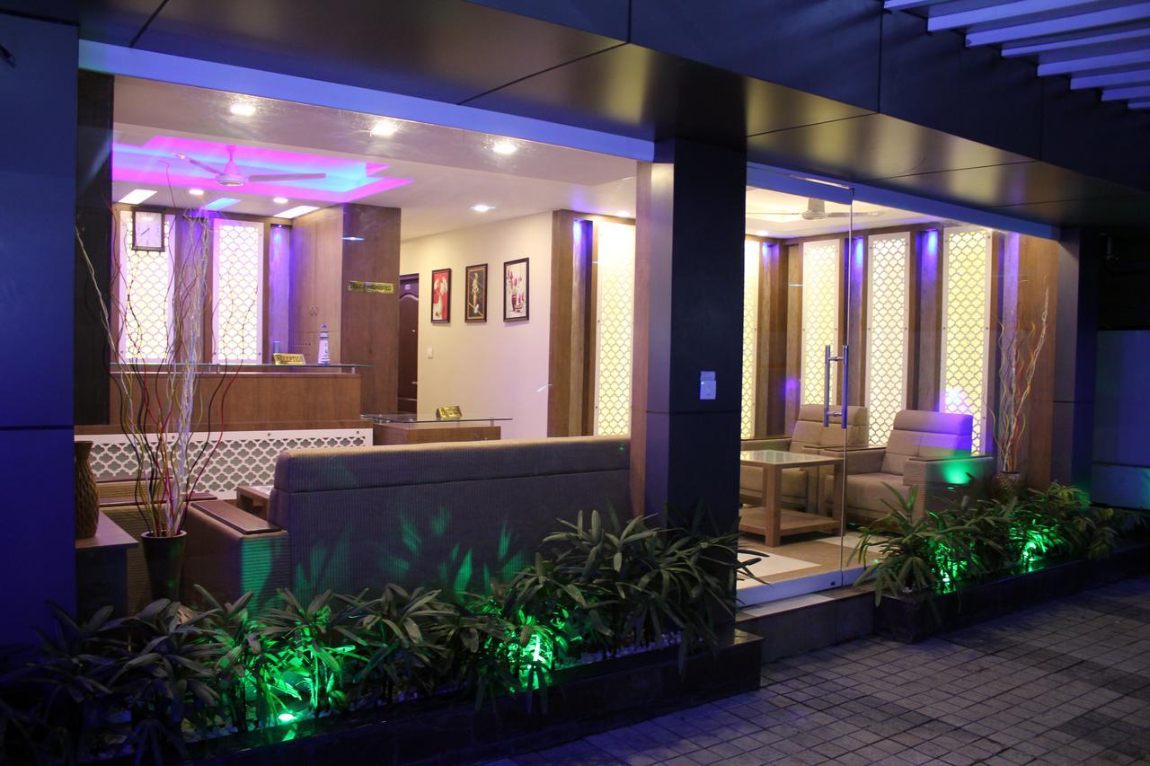 Collection O 8267 Galaxy Inn Коччи Экстерьер фото