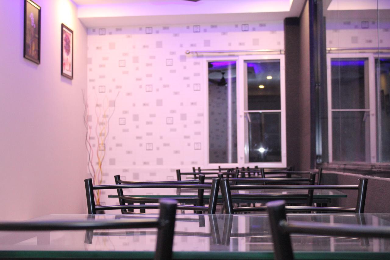 Collection O 8267 Galaxy Inn Коччи Экстерьер фото